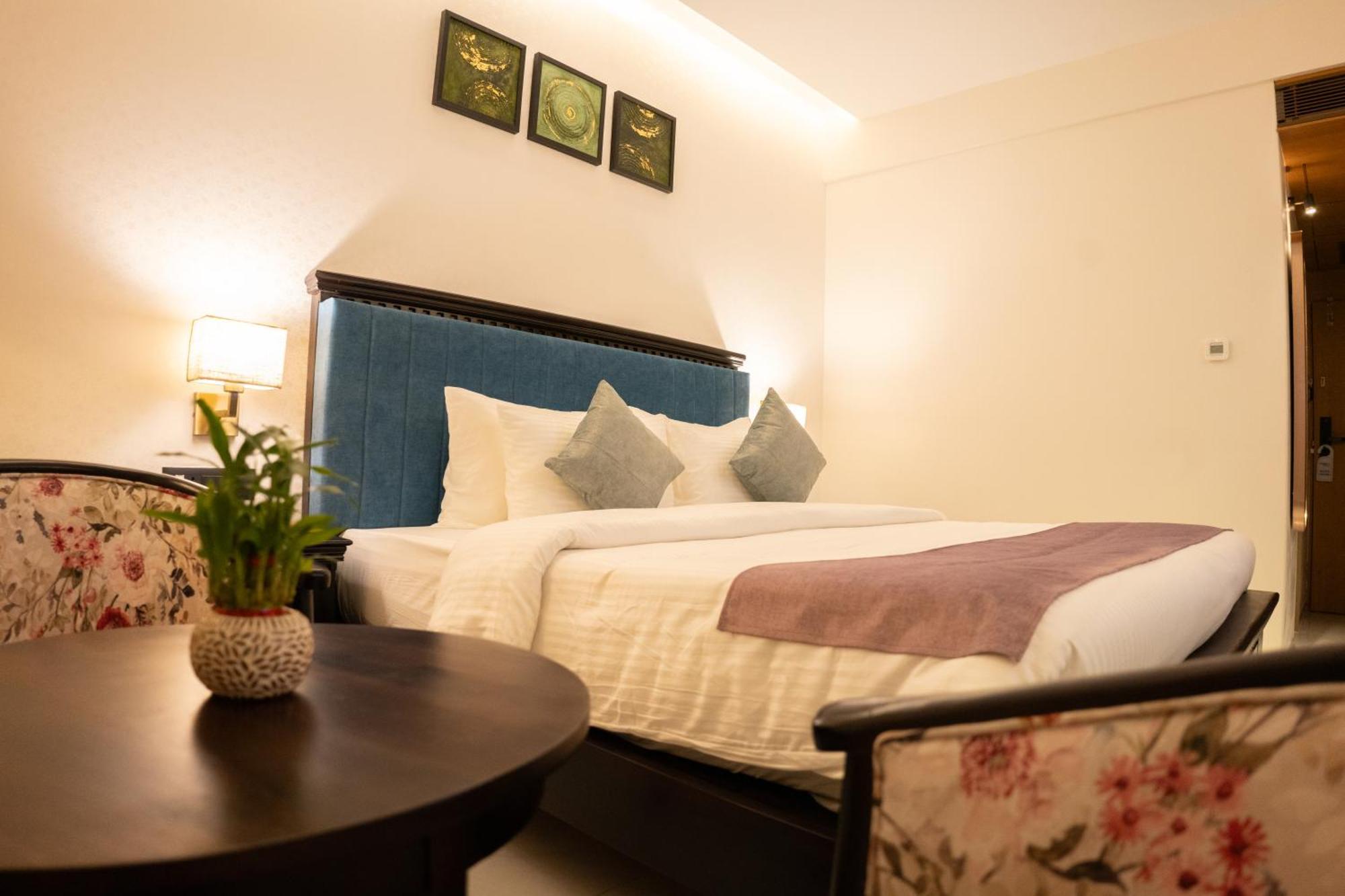 Hotel Pride Elite, Daman Exteriér fotografie