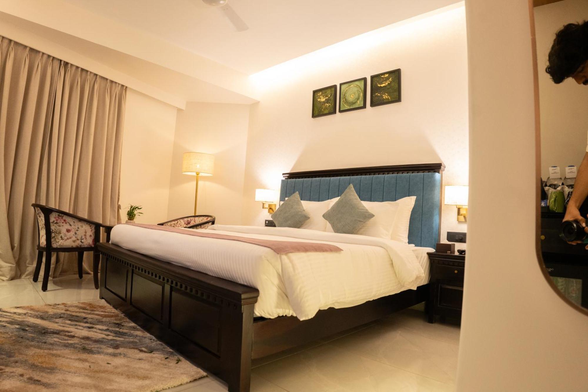 Hotel Pride Elite, Daman Exteriér fotografie