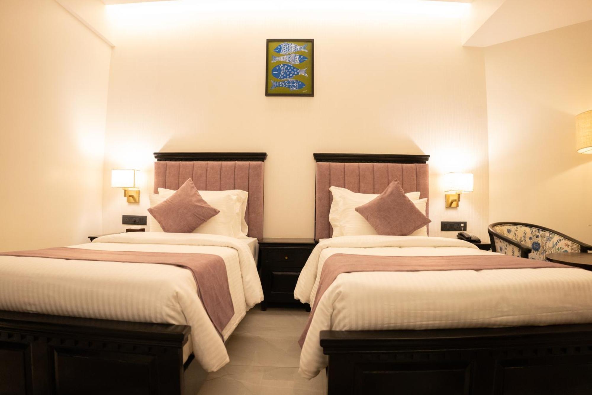 Hotel Pride Elite, Daman Exteriér fotografie