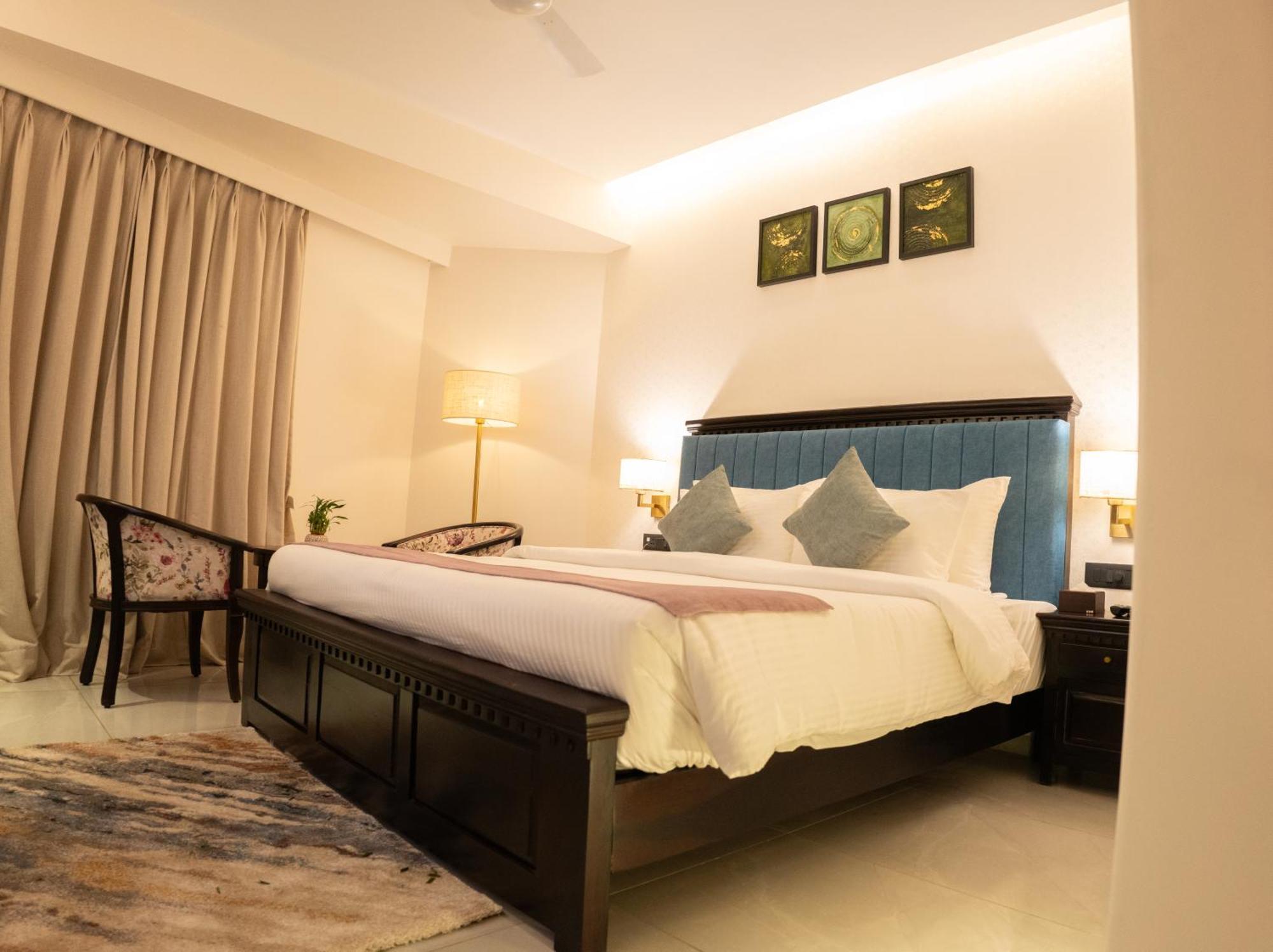 Hotel Pride Elite, Daman Exteriér fotografie