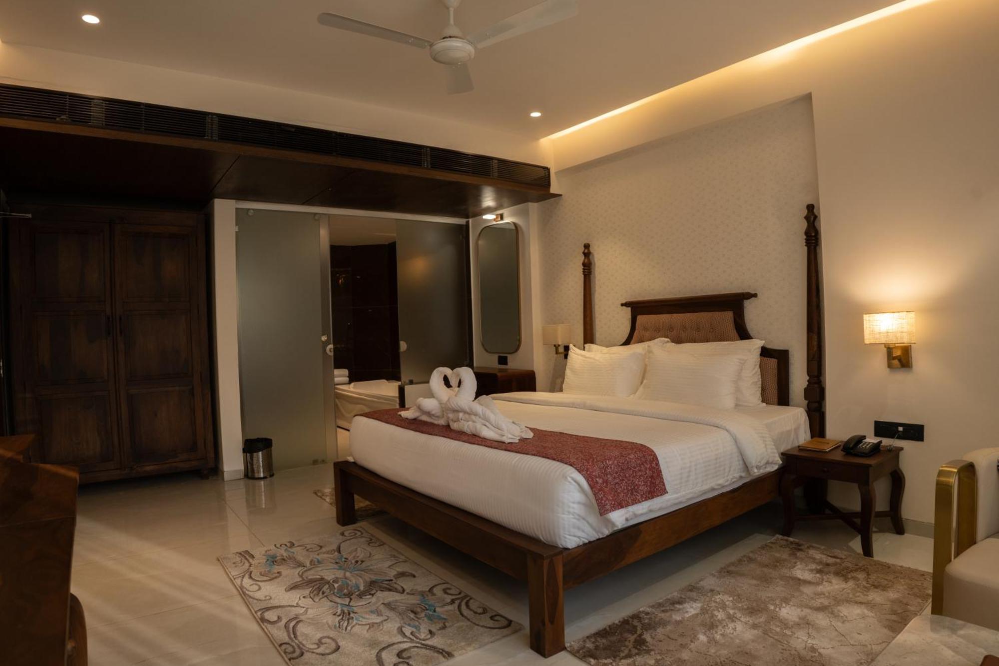 Hotel Pride Elite, Daman Exteriér fotografie