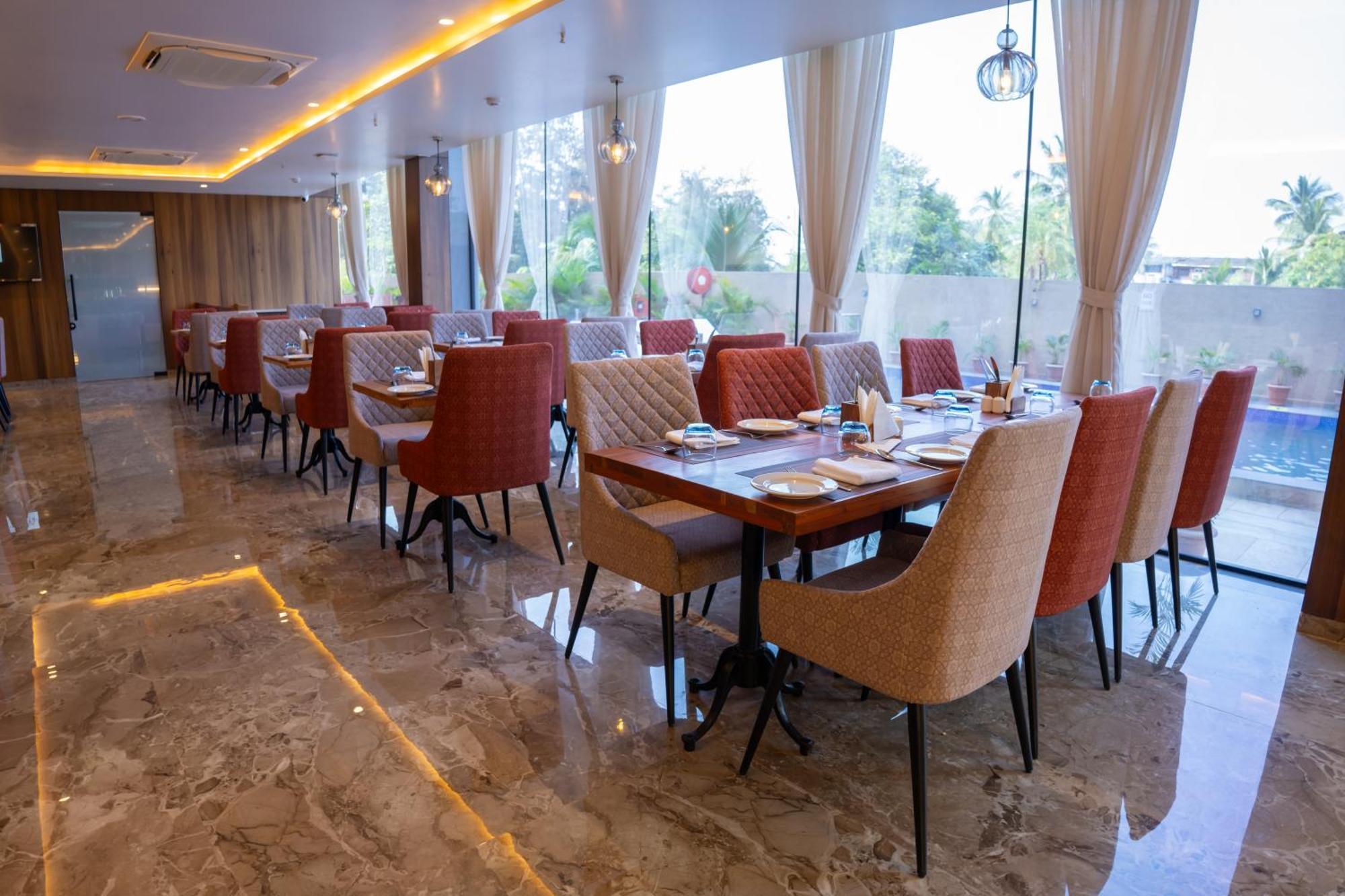 Hotel Pride Elite, Daman Exteriér fotografie