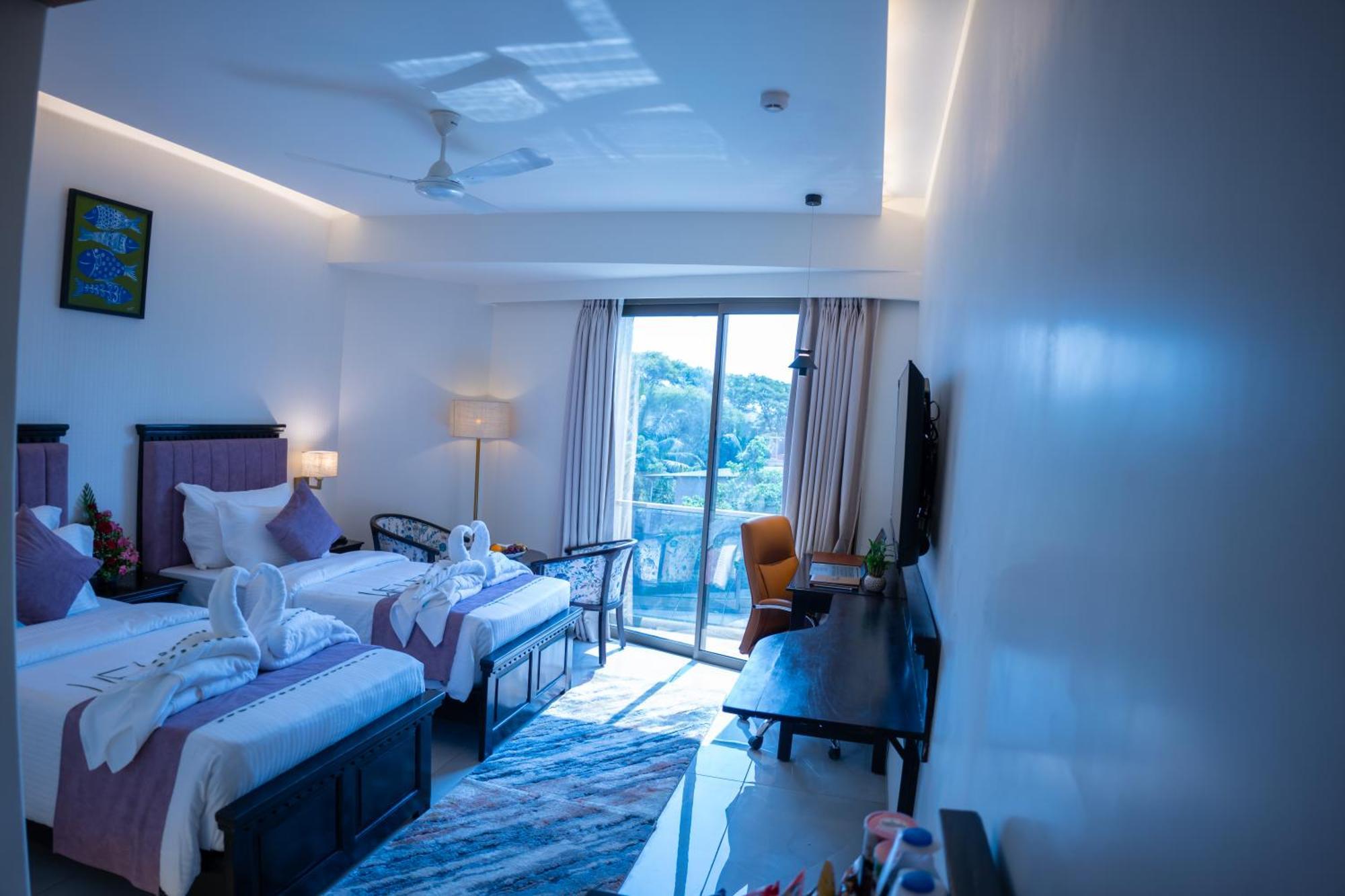 Hotel Pride Elite, Daman Exteriér fotografie