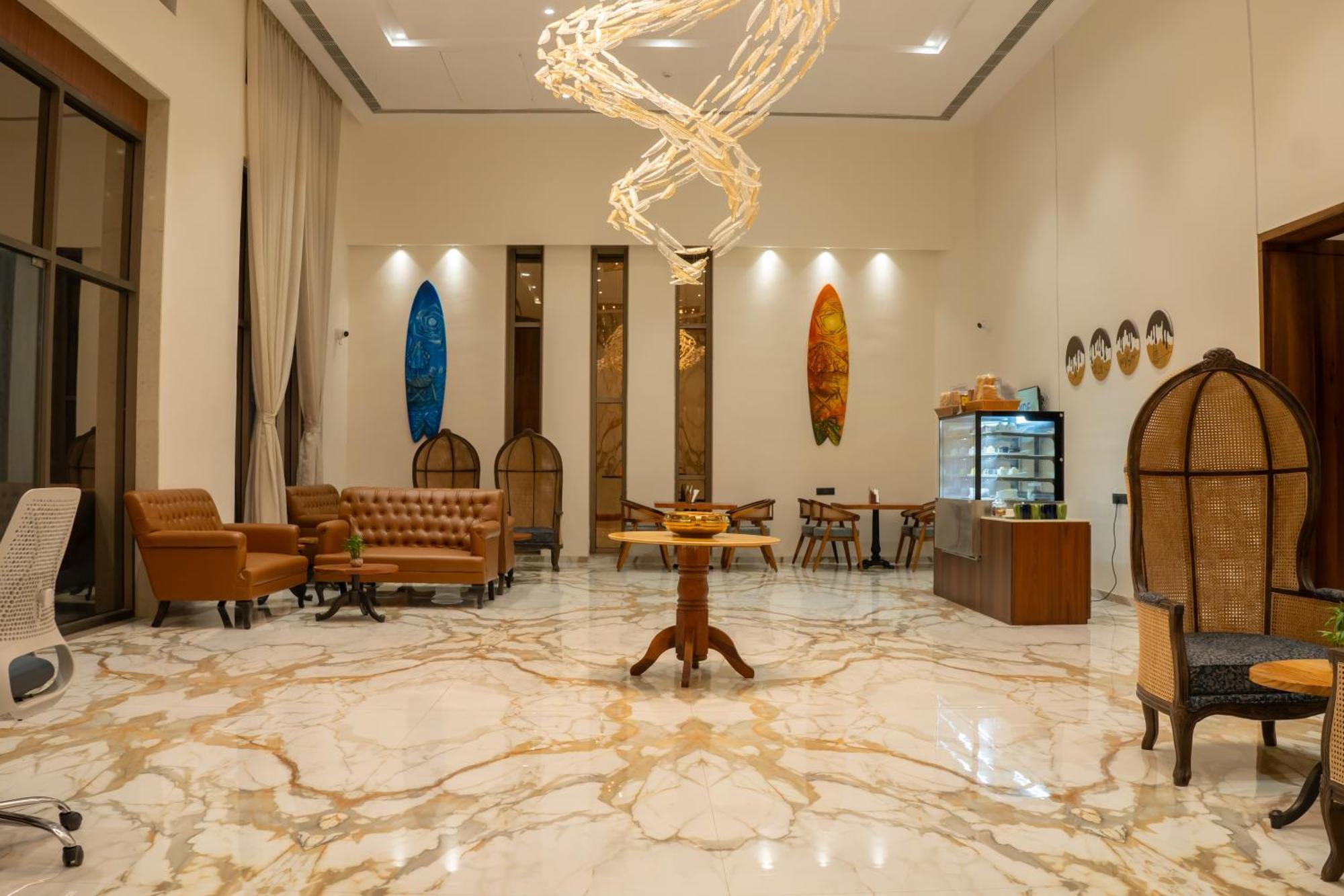 Hotel Pride Elite, Daman Exteriér fotografie